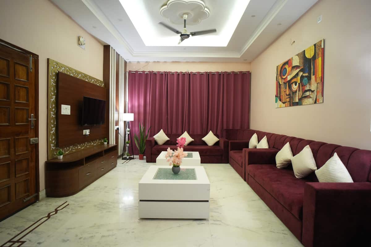 The Pearl Manor - 2